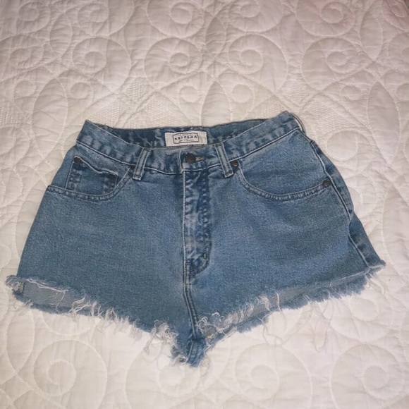 Blue jean shorts - Picture 2 of 3
